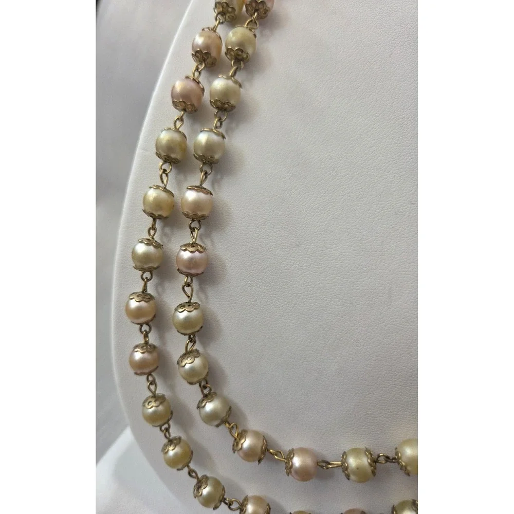 Vintage Faux Pearl Pastel Necklace‎ Beads Beaded Metal Gold Tone Bead Caps 49